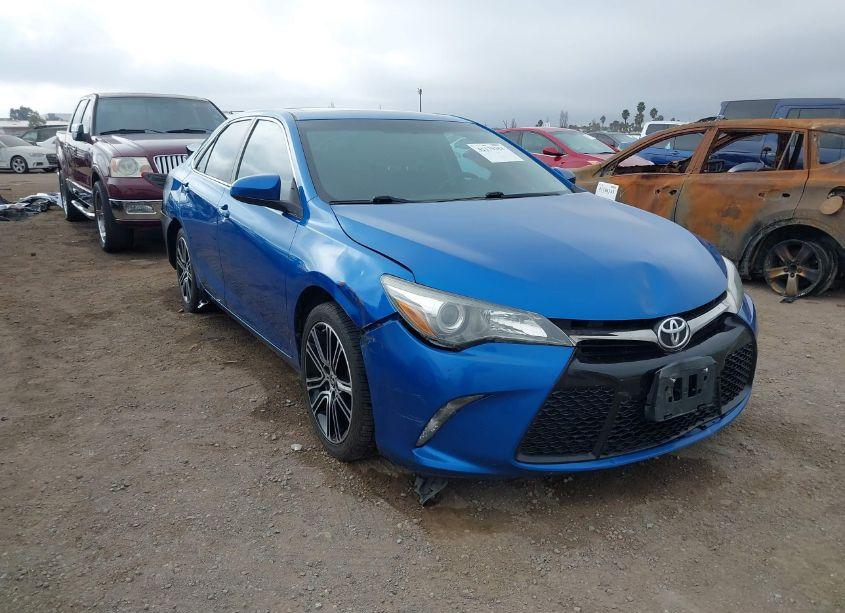 2016 Toyota Camry SE (VIN 4T1BF1FKXGU561178) main photo