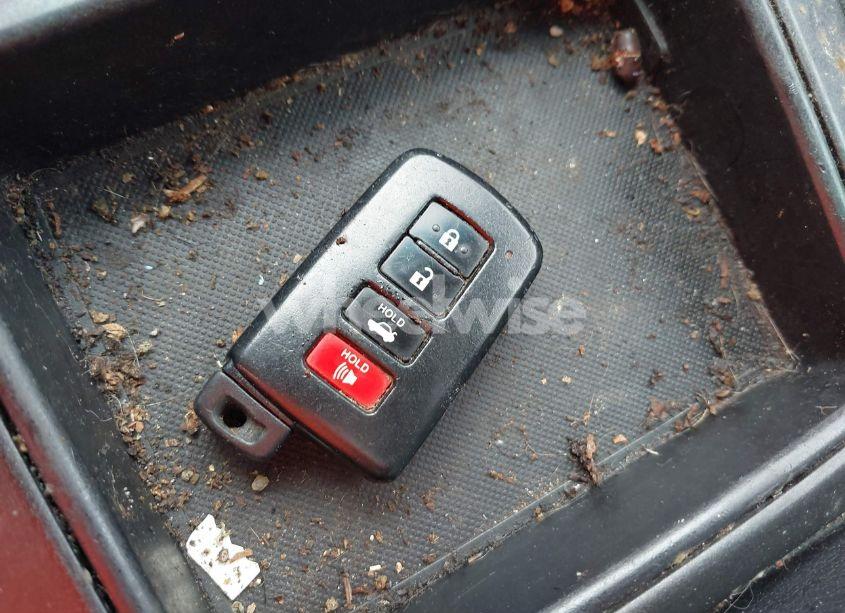 Photo 11 of 2016 Toyota Camry SE (VIN 4T1BF1FKXGU563044)