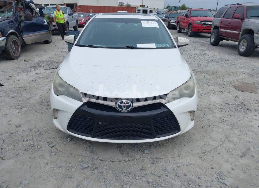 Photo 12 of 2016 Toyota Camry SE (VIN 4T1BF1FKXGU563044)