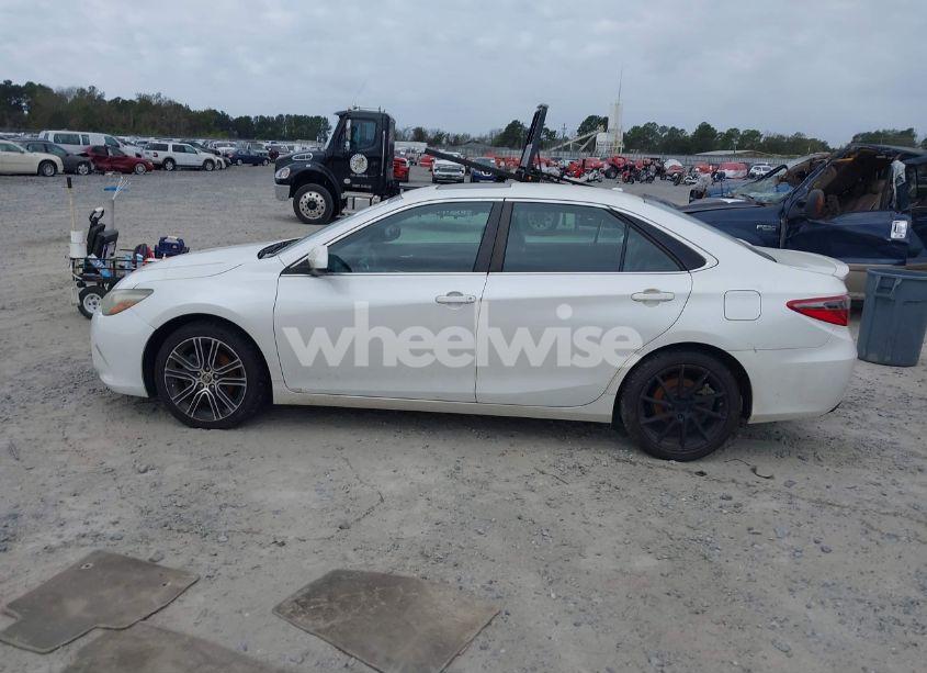 Photo 14 of 2016 Toyota Camry SE (VIN 4T1BF1FKXGU563044)