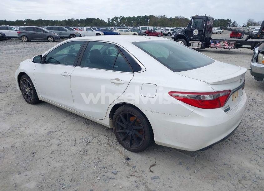 Photo 3 of 2016 Toyota Camry SE (VIN 4T1BF1FKXGU563044)