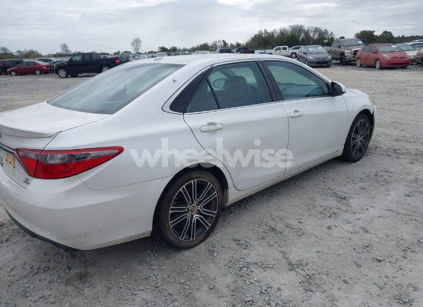 Photo 4 of 2016 Toyota Camry SE (VIN 4T1BF1FKXGU563044)