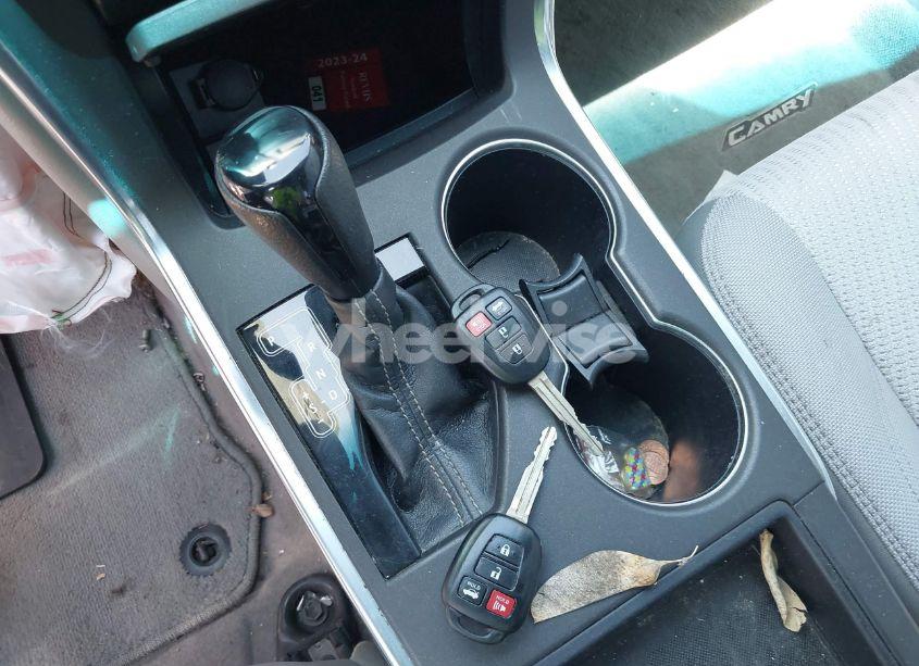 Photo 11 of 2016 Toyota Camry LE (VIN 4T1BF1FKXGU577977)