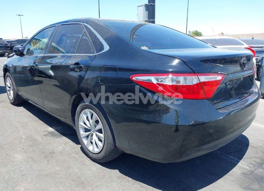 Photo 3 of 2016 Toyota Camry LE (VIN 4T1BF1FKXGU577977)
