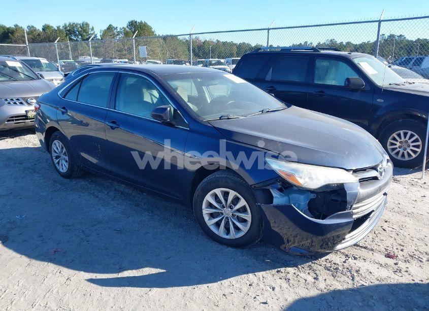 2016 Toyota Camry LE/SE/XLE/XSE (VIN 4T1BF1FKXGU586100) main photo