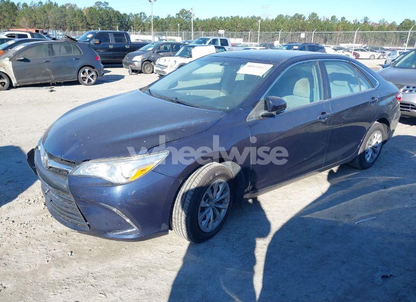 Photo 2 of 2016 Toyota Camry LE/SE/XLE/XSE (VIN 4T1BF1FKXGU586100)