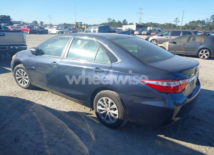 Photo 3 of 2016 Toyota Camry LE/SE/XLE/XSE (VIN 4T1BF1FKXGU586100)