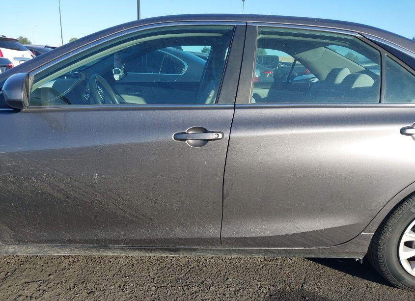 Photo 14 of 2016 Toyota Camry LE (VIN 4T1BF1FKXGU601503)