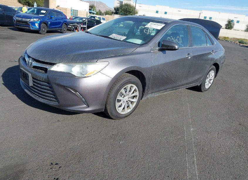 Photo 2 of 2016 Toyota Camry LE (VIN 4T1BF1FKXGU601503)