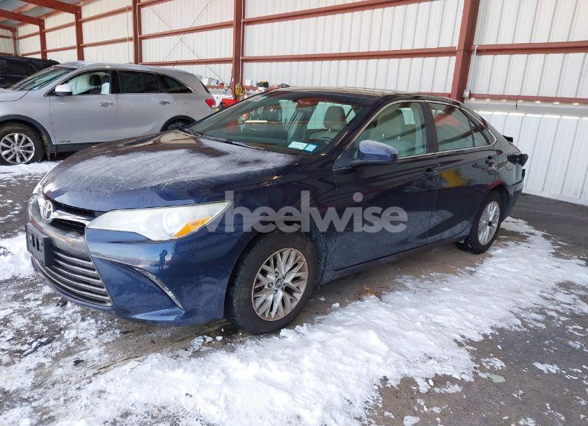 Photo 2 of 2016 Toyota Camry LE (VIN 4T1BF1FKXGU606779)