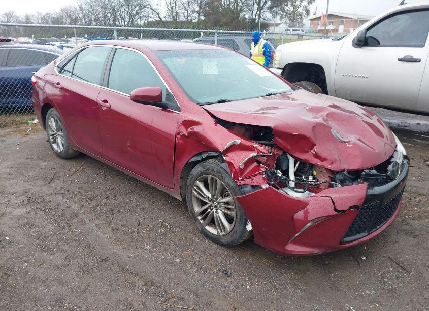 2016 Toyota Camry SE (VIN 4T1BF1FKXGU614672) main photo