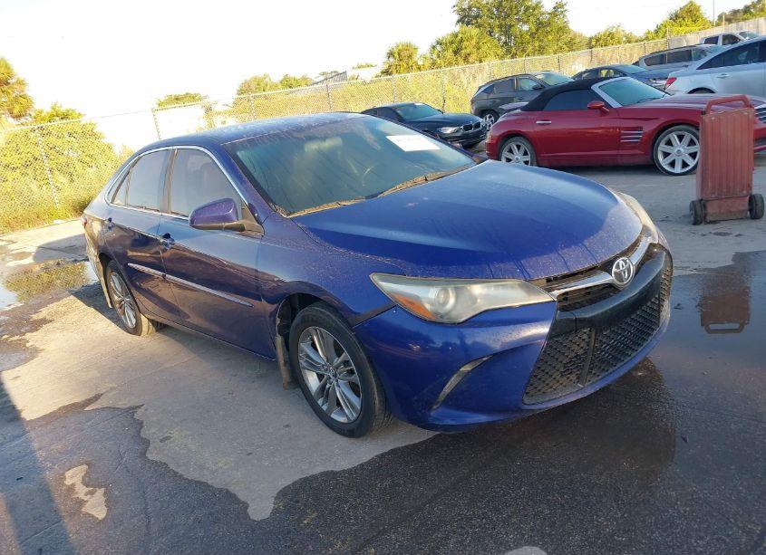 2016 Toyota Camry SE (VIN 4T1BF1FKXGU999764) main photo