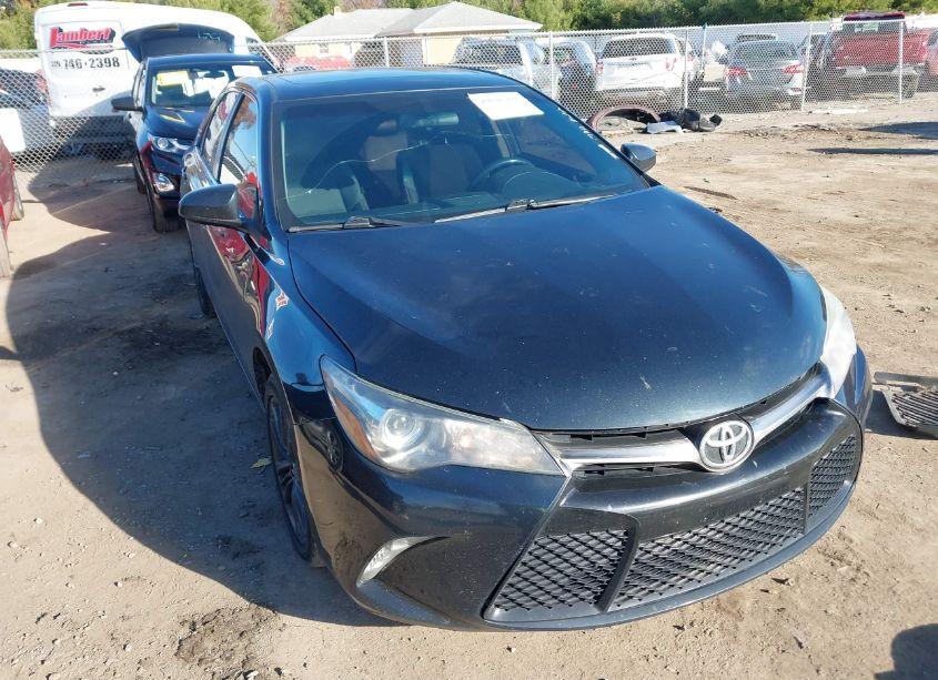 2017 Toyota Camry SE (VIN 4T1BF1FKXHU283495) main photo