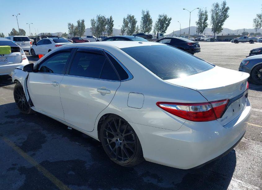 Photo 3 of 2017 Toyota Camry SE (VIN 4T1BF1FKXHU312641)