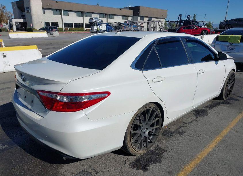 Photo 4 of 2017 Toyota Camry SE (VIN 4T1BF1FKXHU312641)