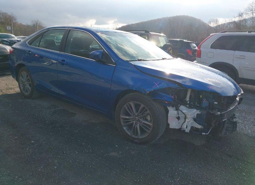 2017 Toyota Camry SE (VIN 4T1BF1FKXHU622434) main photo