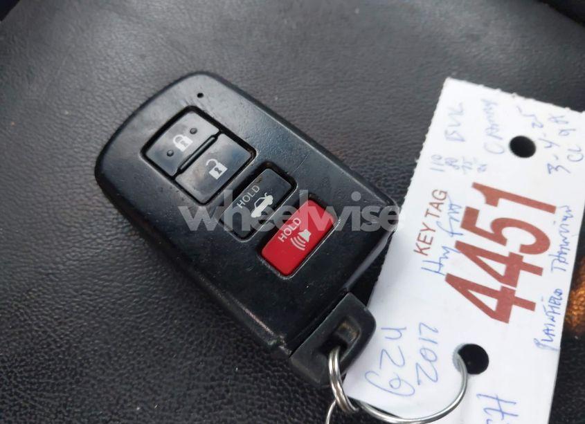 Photo 11 of 2017 Toyota Camry XLE (VIN 4T1BF1FKXHU653571)