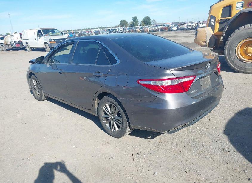 Photo 3 of 2017 Toyota Camry SE (VIN 4T1BF1FKXHU661525)