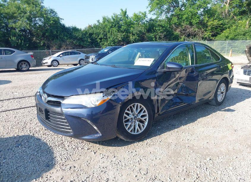 Photo 2 of 2017 Toyota Camry LE (VIN 4T1BF1FKXHU662450)