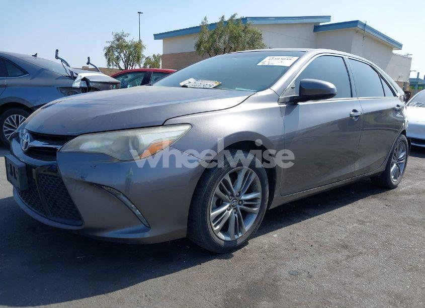 Photo 2 of 2017 Toyota Camry LE/SE/XLE/XSE (VIN 4T1BF1FKXHU670385)