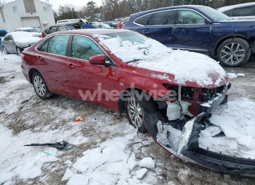2017 Toyota Camry XLE (VIN 4T1BF1FKXHU688093) main photo