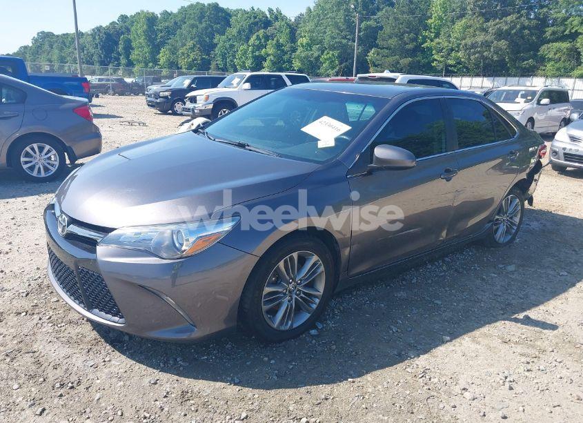 Photo 2 of 2017 Toyota Camry SE (VIN 4T1BF1FKXHU689616)