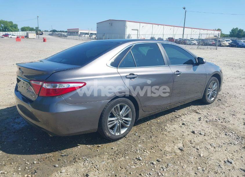 Photo 4 of 2017 Toyota Camry SE (VIN 4T1BF1FKXHU689616)