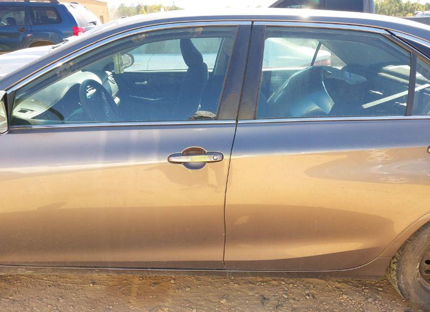 Photo 14 of 2017 Toyota Camry LE (VIN 4T1BF1FKXHU699434)