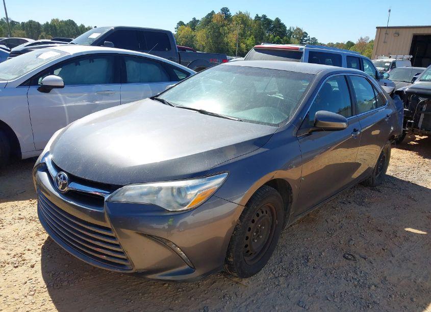 Photo 2 of 2017 Toyota Camry LE (VIN 4T1BF1FKXHU699434)