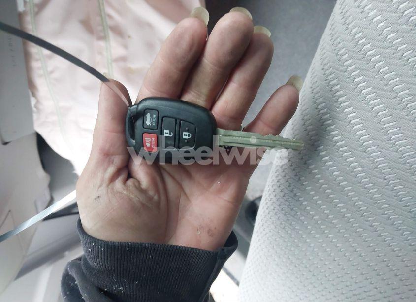 Photo 11 of 2017 Toyota Camry LE (VIN 4T1BF1FKXHU731265)