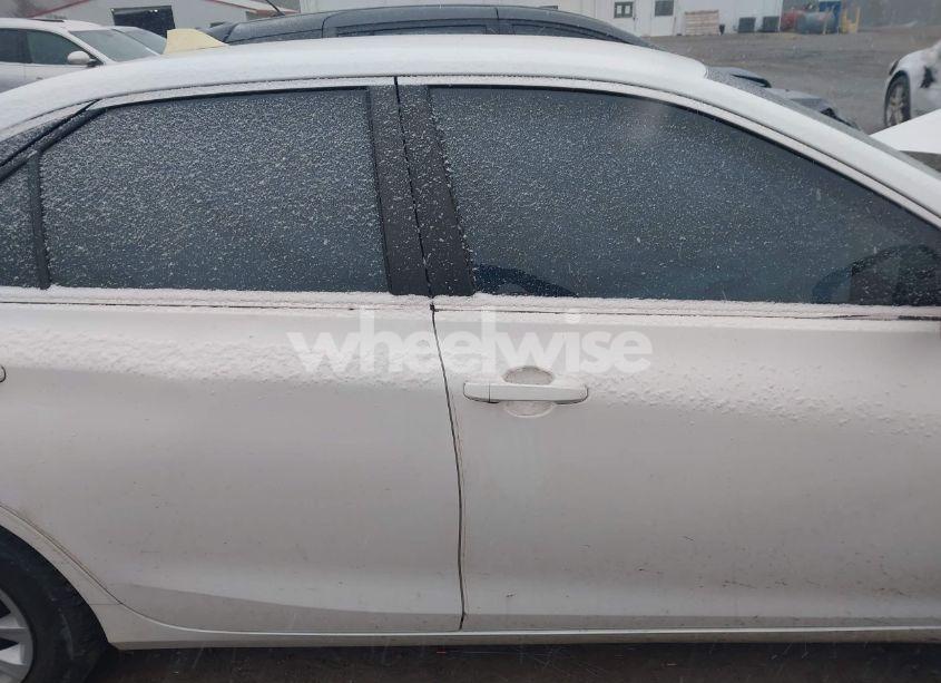 Photo 13 of 2017 Toyota Camry LE (VIN 4T1BF1FKXHU731265)