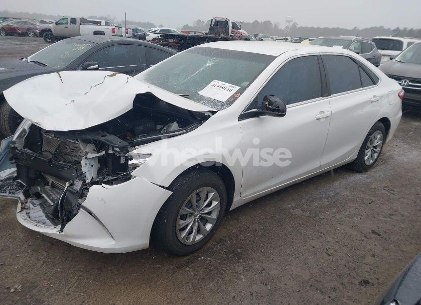 Photo 2 of 2017 Toyota Camry LE (VIN 4T1BF1FKXHU731265)