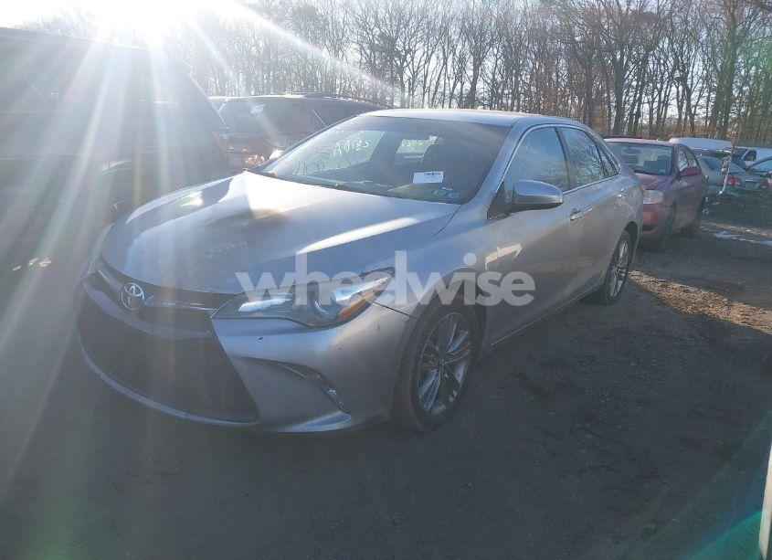 Photo 2 of 2017 Toyota Camry SE (VIN 4T1BF1FKXHU747286)