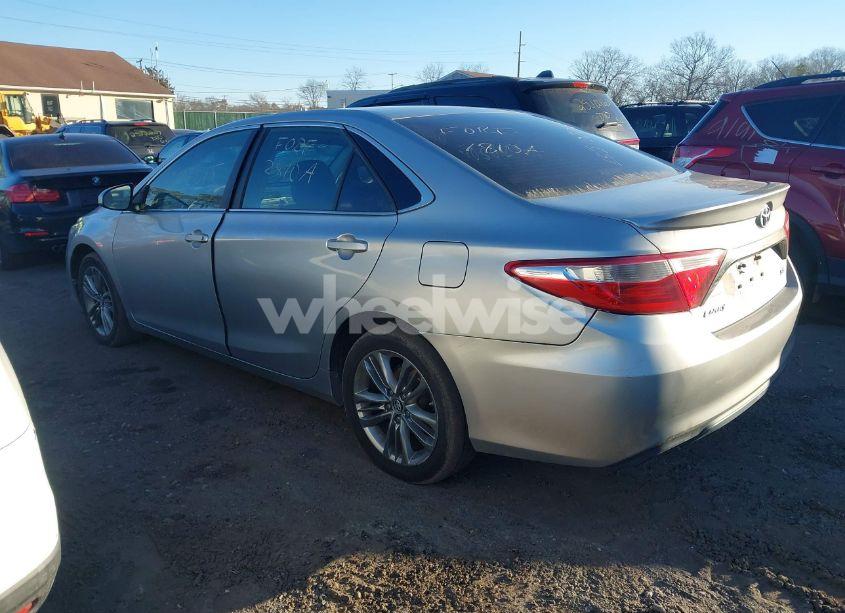 Photo 3 of 2017 Toyota Camry SE (VIN 4T1BF1FKXHU747286)