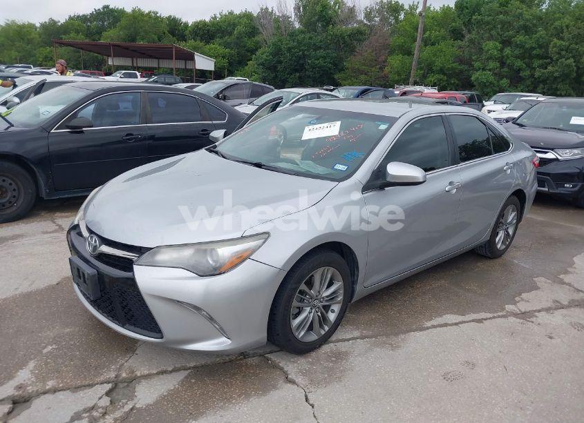 Photo 2 of 2017 Toyota Camry SE (VIN 4T1BF1FKXHU754545)