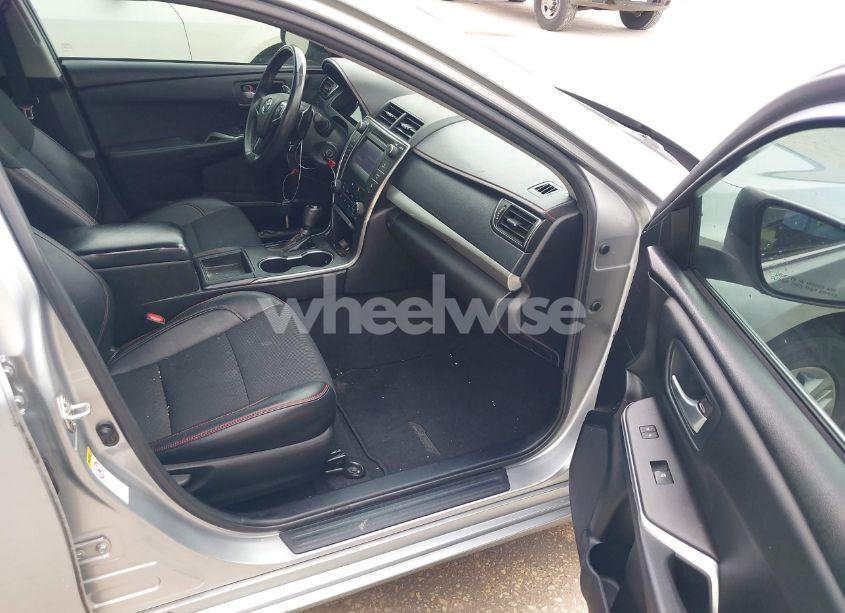 Photo 5 of 2017 Toyota Camry SE (VIN 4T1BF1FKXHU754545)