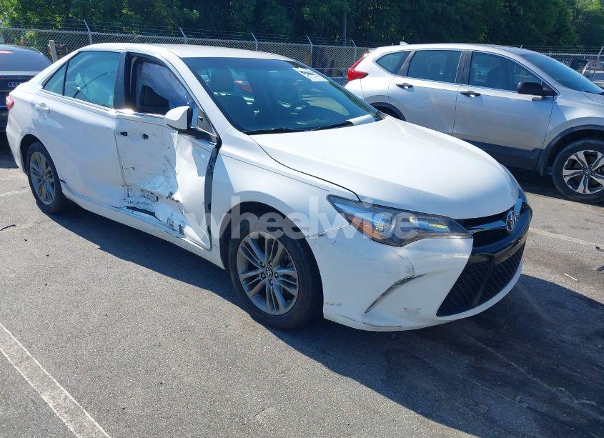 2017 Toyota Camry SE (VIN 4T1BF1FKXHU778831) main photo