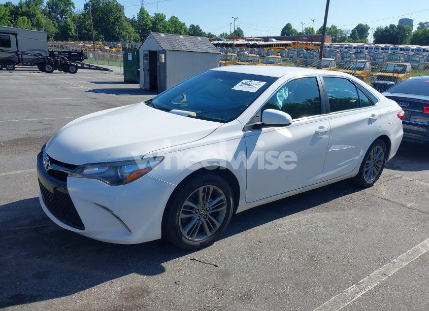 Photo 2 of 2017 Toyota Camry SE (VIN 4T1BF1FKXHU778831)