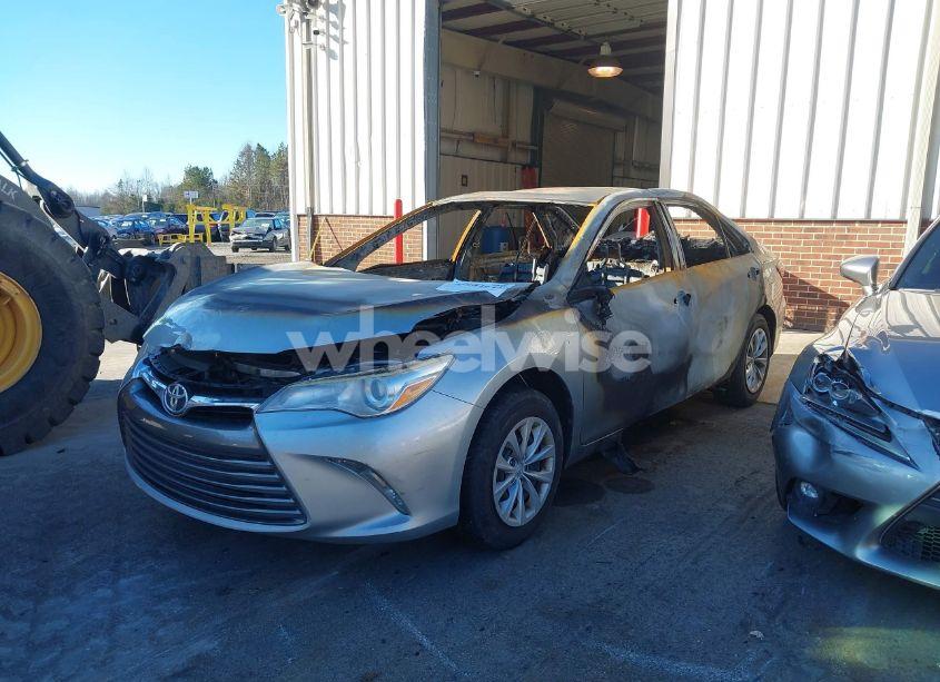 Photo 2 of 2017 Toyota Camry LE (VIN 4T1BF1FKXHU786279)