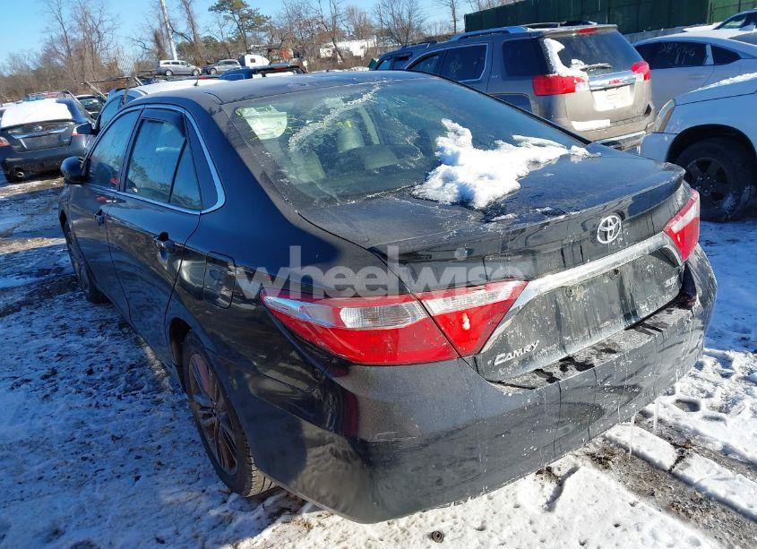 Photo 3 of 2017 Toyota Camry SE (VIN 4T1BF1FKXHU805784)