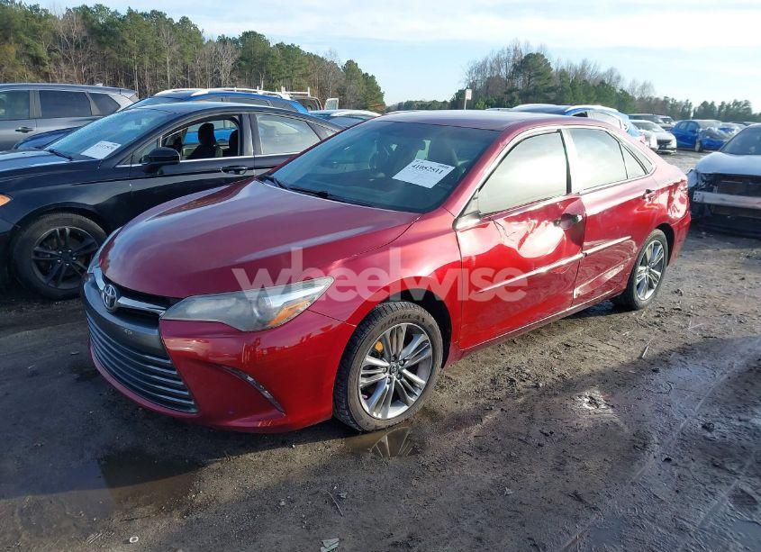 Photo 2 of 2017 Toyota Camry SE (VIN 4T1BF1FKXHU807633)