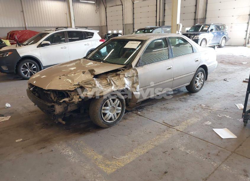 Photo 2 of 2001 Toyota Camry LE V6 (VIN 4T1BF22K01U117133)