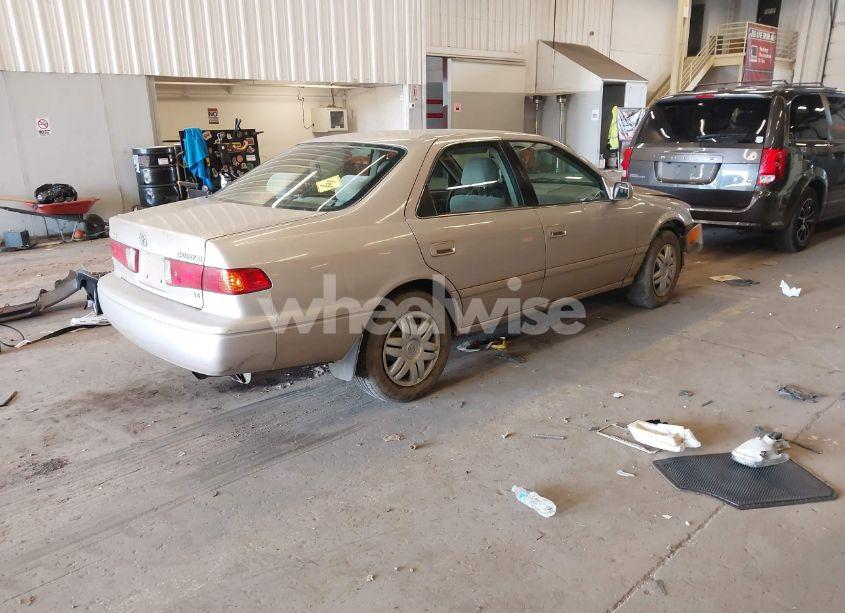 Photo 4 of 2001 Toyota Camry LE V6 (VIN 4T1BF22K01U117133)