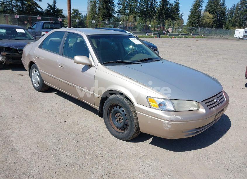 1997 Toyota Camry LE V6 (VIN 4T1BF22K0VU029186) main photo