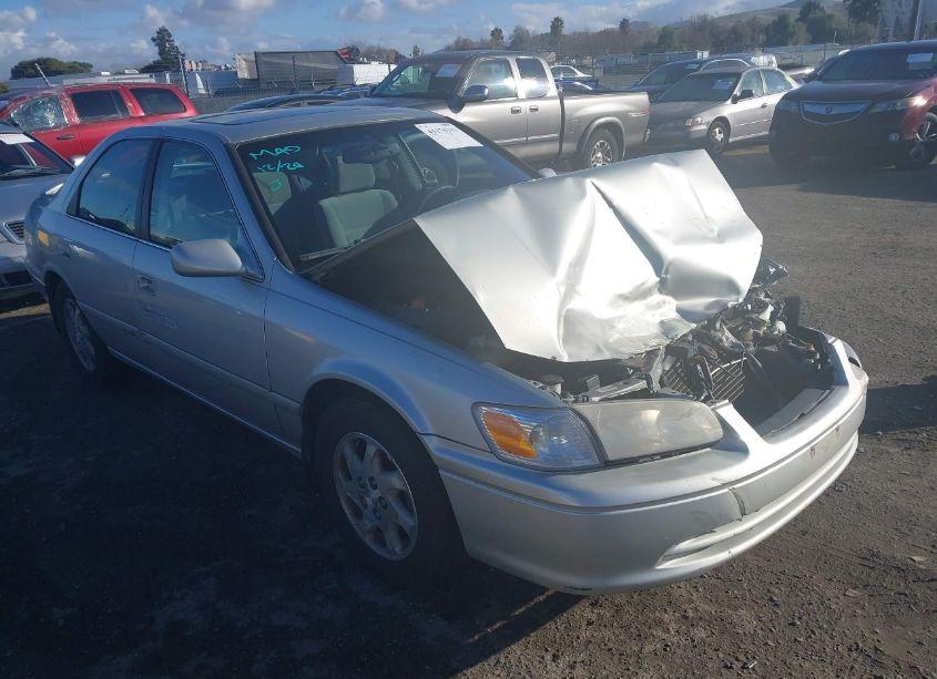 2000 Toyota Camry LE V6 (VIN 4T1BF22K0YU104716) main photo