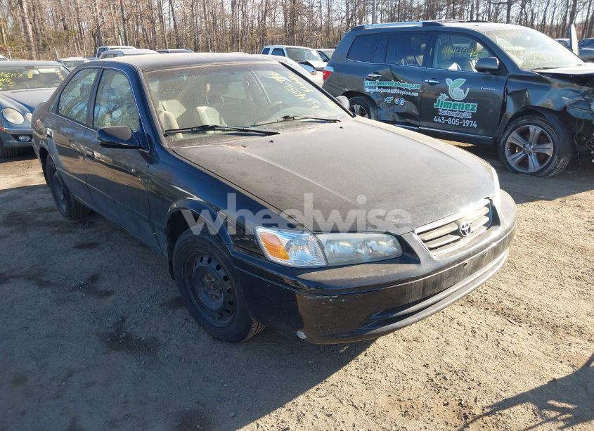 2001 Toyota Camry LE V6 (VIN 4T1BF22K11U117660) main photo