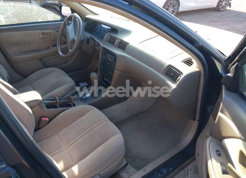 Photo 5 of 2001 Toyota Camry LE V6 (VIN 4T1BF22K11U117660)