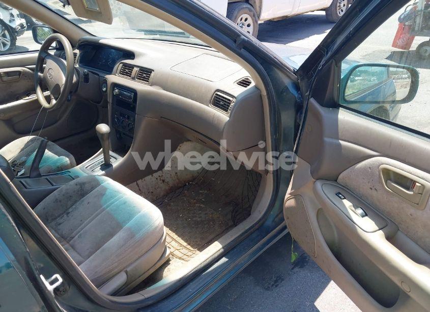 Photo 5 of 1998 Toyota Camry LE V6 (VIN 4T1BF22K1WU927328)