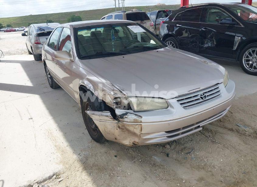 1997 Toyota Camry LE V6 (VIN 4T1BF22K2VU912173) main photo
