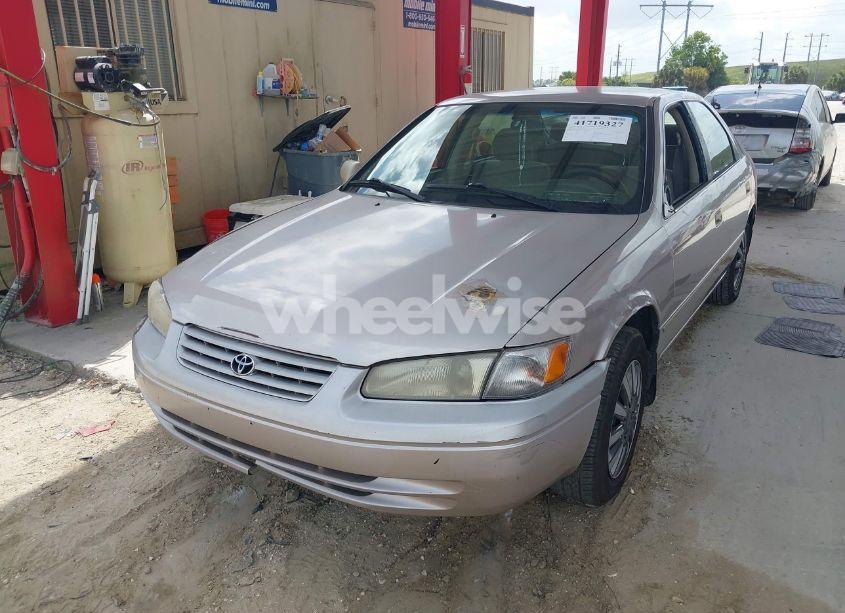 Photo 2 of 1997 Toyota Camry LE V6 (VIN 4T1BF22K2VU912173)